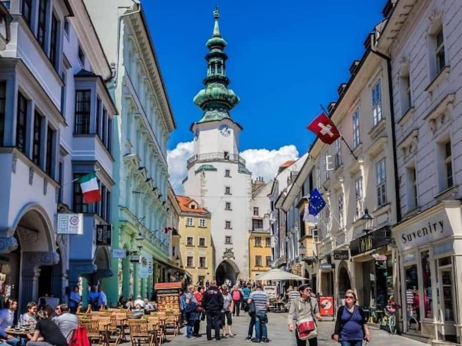 Diamond Residence In Old Town With Free Parking Pozsony Kültér fotó