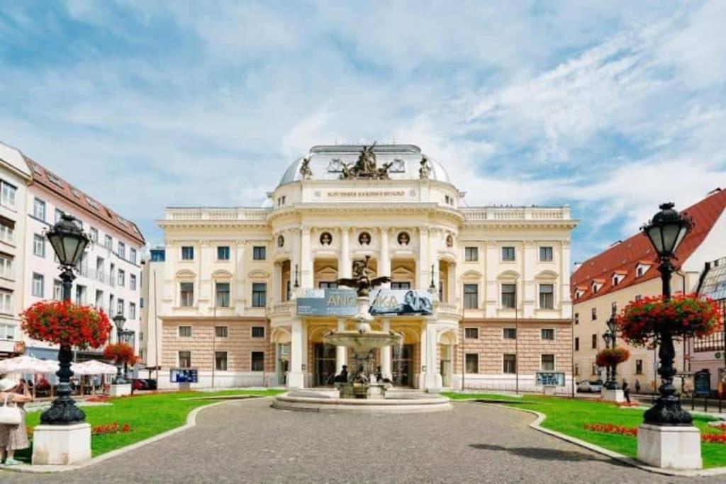 Diamond Residence In Old Town With Free Parking Pozsony Kültér fotó